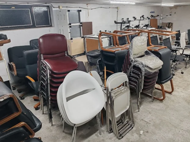 Stolovi i stolice radne konferencijske