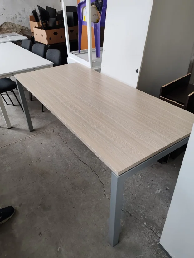 Stolovi i stolice radne konferencijske