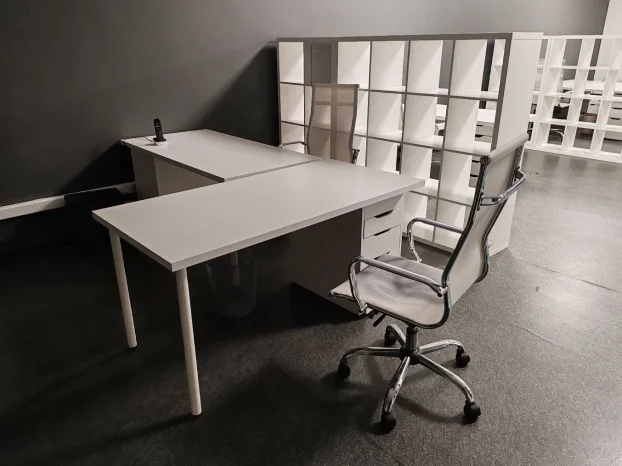 Stolovi i stolice radne konferencijske