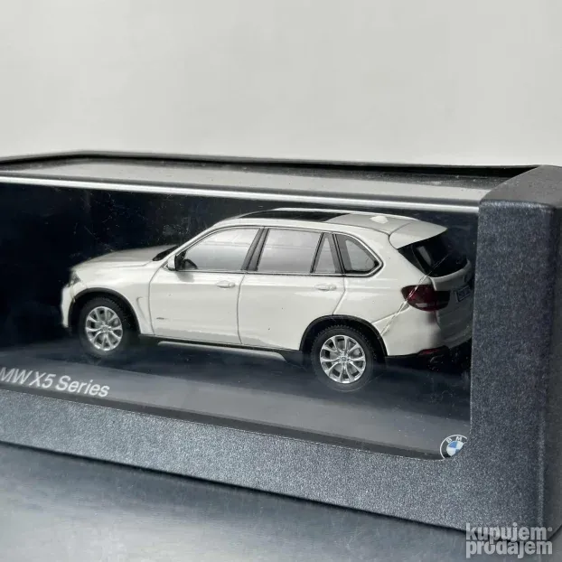 1/43 BMW X5 F15 Paragon