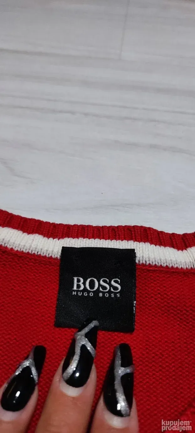 Hugo Boss dzemper vel. L . .