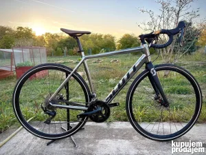 Scott Speedster 10 drumski bicikl Shimano 105 groupset