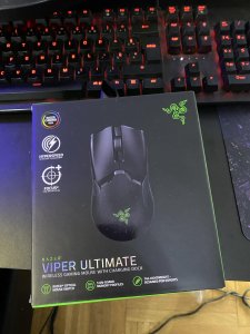 Razer Viper Ultimate bezicni mis + charging dock 20000 Dpi