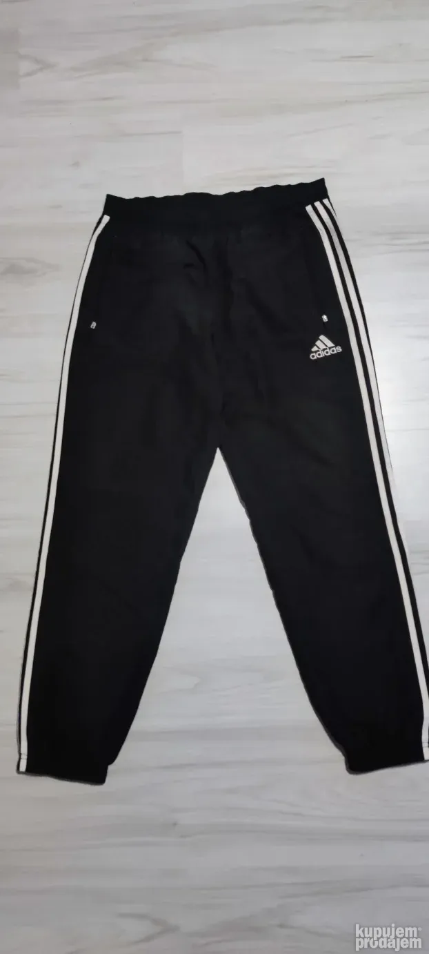 Adidas trenerka vel. M