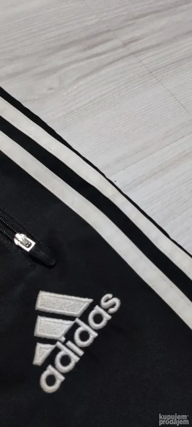 Adidas trenerka vel. M