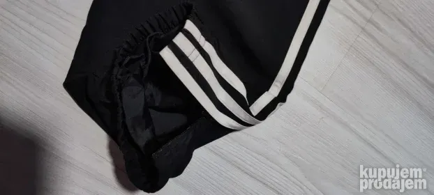 Adidas trenerka vel. M