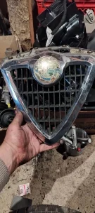 alfa romeo 156 maska sa znakom