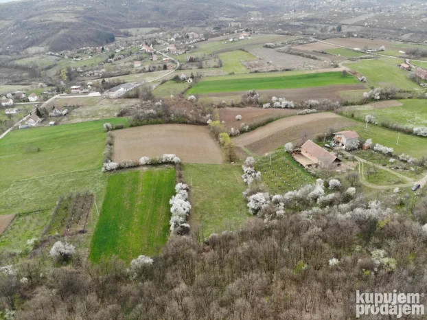 Plac sa izvorom,  Parcani 2.1HA