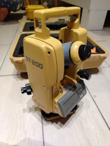 Teodolit digitalni Topcon DT-200