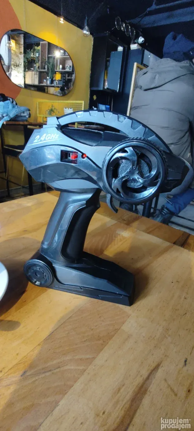 daljinski upravljač za RC vozila /2.4Ghz