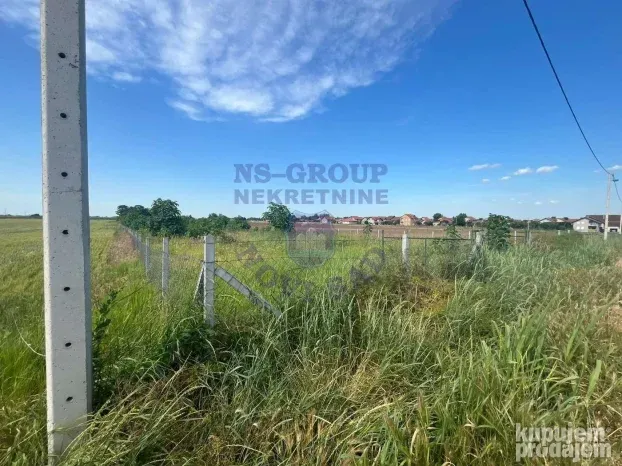 Gradjevinski plac,973m2,Futog!