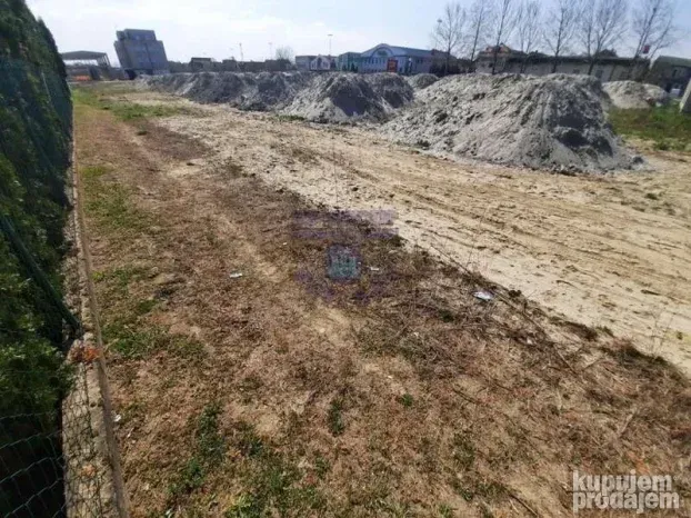 Plac, Bulevar patrijarha Pavla, 476m2