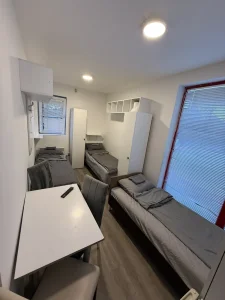 sobe dvokrevetne i trokrevetne za radnike