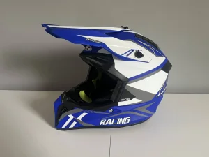 Nov model kacige Racing u plavo beloj boji
