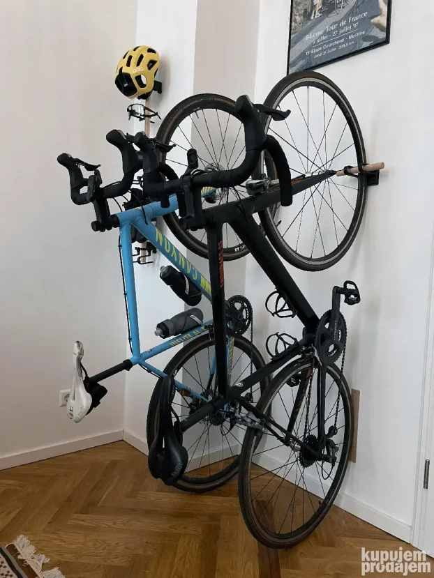 Vertikalni nosač za bicikle