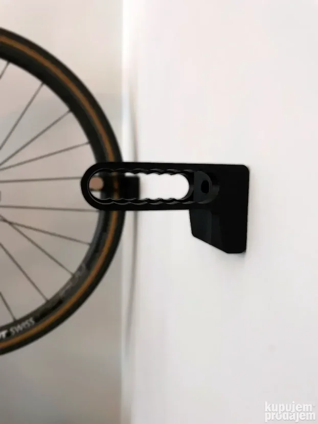 Vertikalni nosač za bicikle