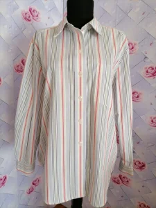 Košulja pruge za punije dame