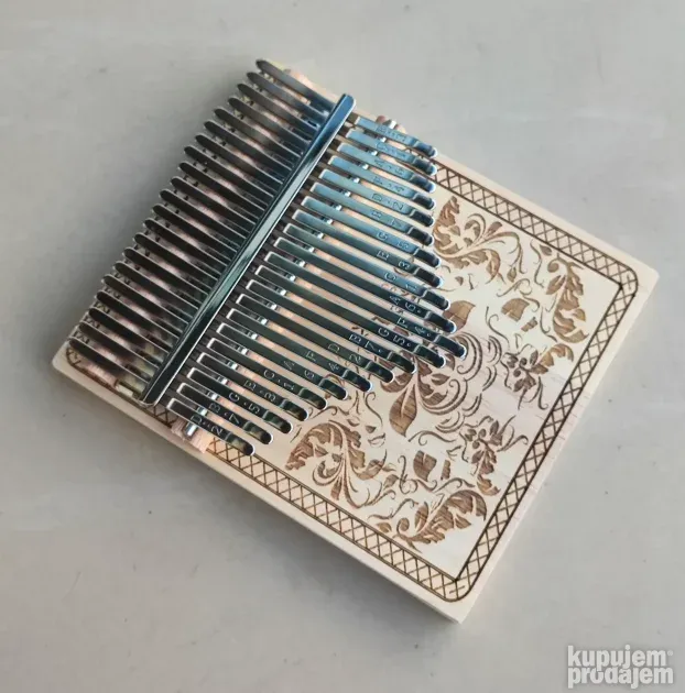 Kalimba svetlo braon nezna boja 21keys sa torbicom