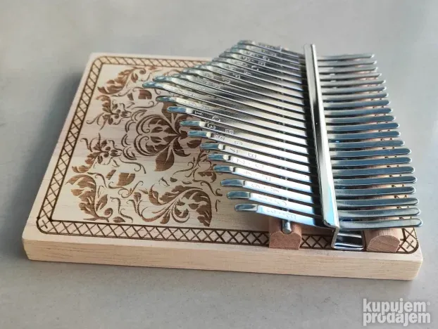 Kalimba svetlo braon nezna boja 21keys sa torbicom