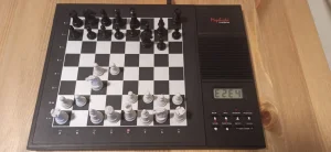Elektronski Šah kompjuter Mephisto Modena 8 Mhz