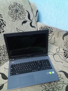 Hitno! Medion Akoya MD99960 Delovi