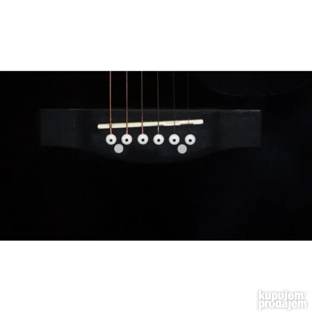 Akustična gitara veličine 41" u crnoj boji.Standardan wester
