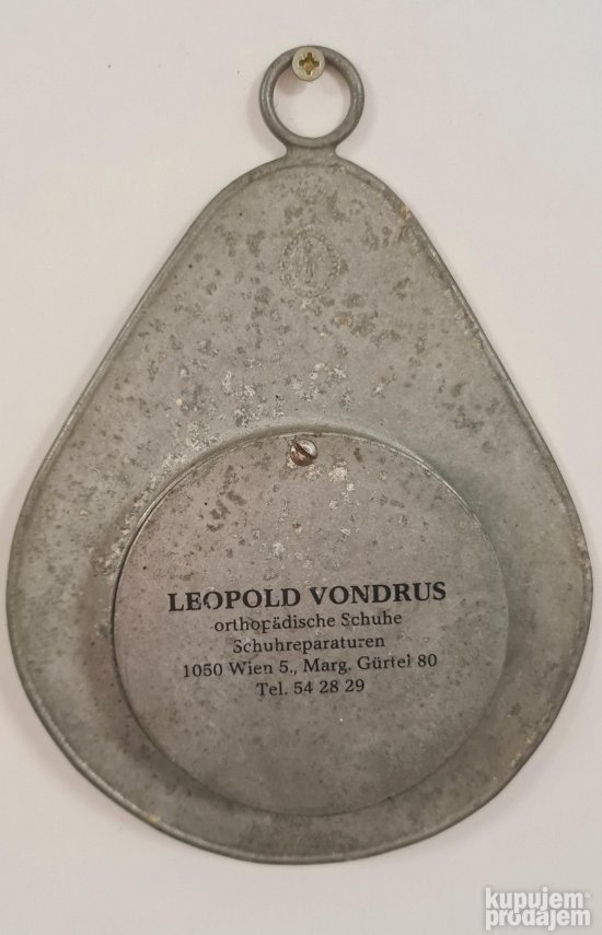 Veoma lep stari zidni gravirani sat od cina