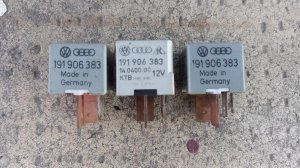 Relej pumpe VW Caddy Transporter T3 T4 Bora Eos Touareg LT