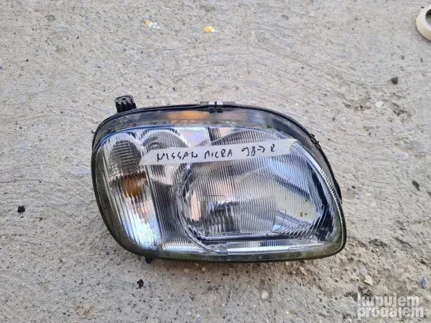 Desni far Nissan Micra od 98