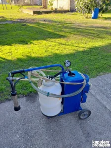 Dve pumpe MELOTE i GUMIL i NOVAKOVIC muzilice