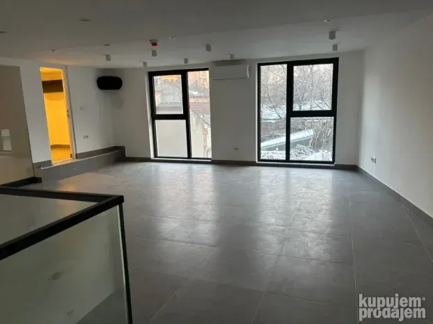 Izdavanje lokala 115M2 Zvezdara -Bulevar kod Kluza