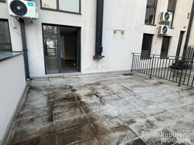 Izdavanje lokala 115M2 Zvezdara -Bulevar kod Kluza