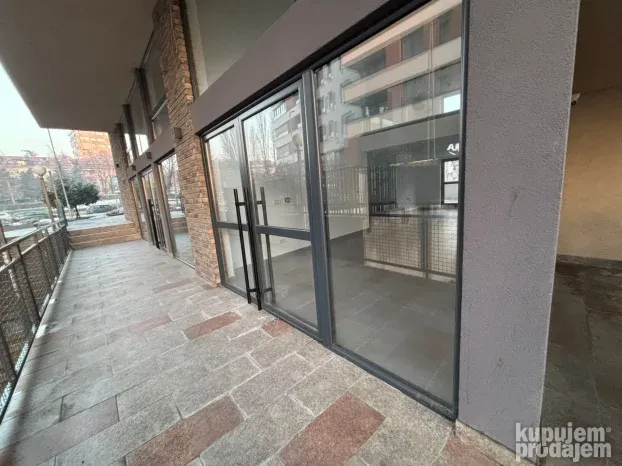 Izdavanje lokala 115M2 Zvezdara -Bulevar kod Kluza
