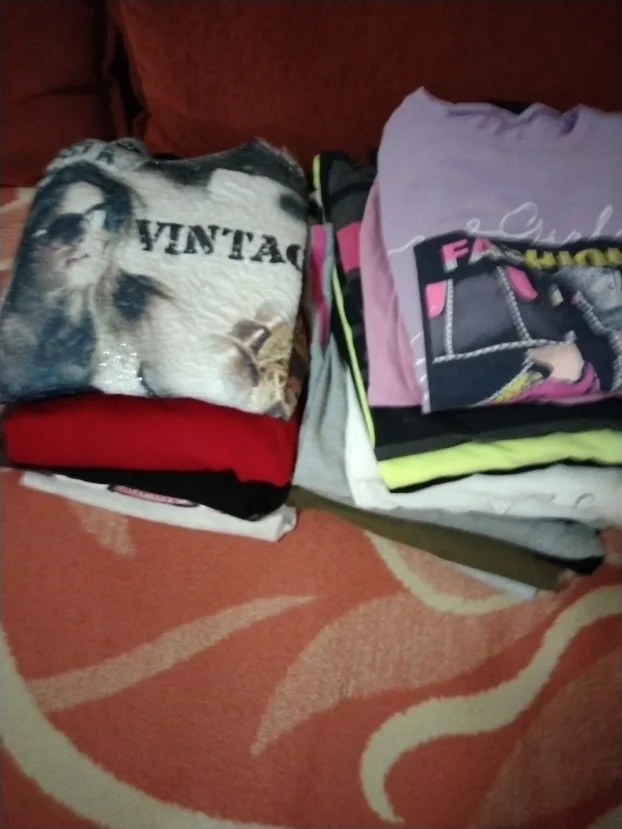 paket ženskih bluza dug rukav broj M mogućnost pola paketa