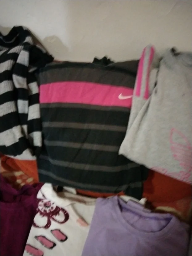 paket ženskih bluza dug rukav broj M mogućnost pola paketa