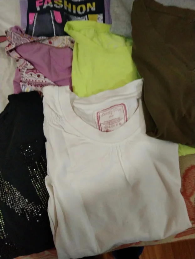 paket ženskih bluza dug rukav broj M mogućnost pola paketa