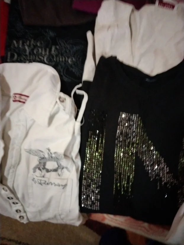 paket ženskih bluza dug rukav broj M mogućnost pola paketa