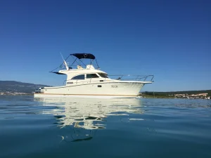 Marina Yacht 37