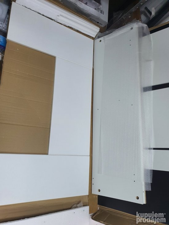 Visec Orman-Vitrina (Bela+Staklo) 106x55x32cm