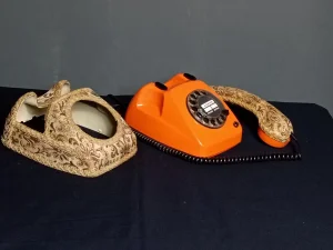 Telefon stilski neobičan, kao dekoracija