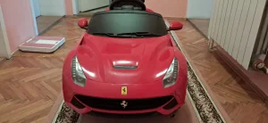Ferari elektricni auto za decu