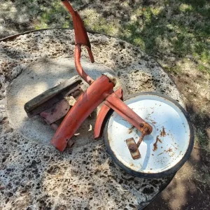 Deo starog dečijeg tricikla