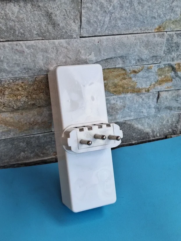 Trofazno monofazni razvodnik 3x16A/250V razdelnik