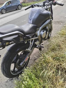 Yamaha Fazer 600 (2007)  90.000 km  Cena nije fiksna