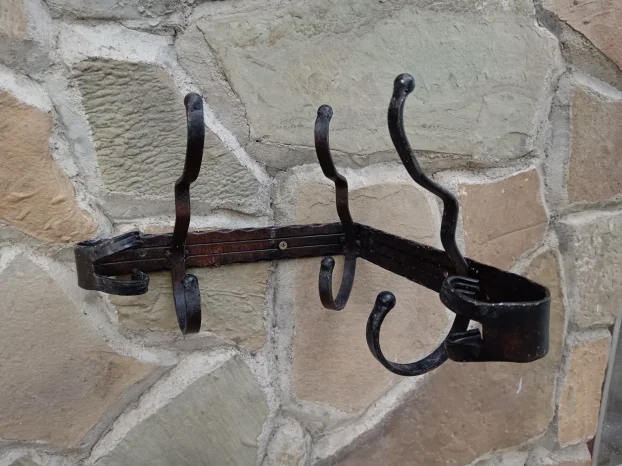 Čiviluk kovano gvožđe za uglove neobičan