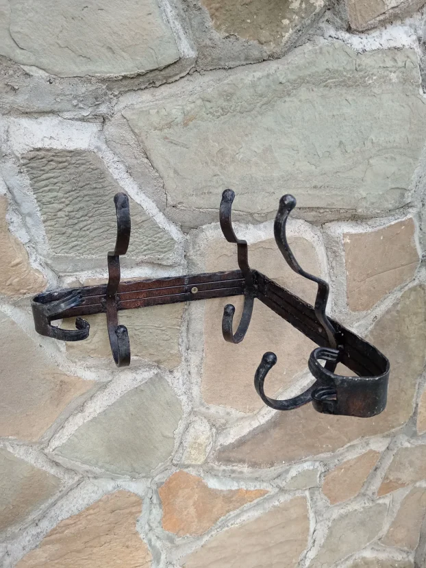 Čiviluk kovano gvožđe za uglove neobičan