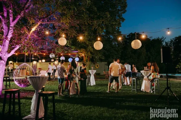 Bajkovita kuća, Čenej