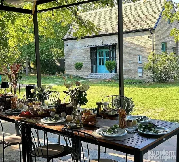 Bajkovita kuća, Čenej