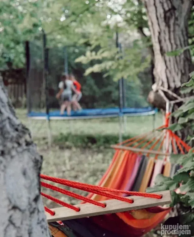 Bajkovita kuća, Čenej