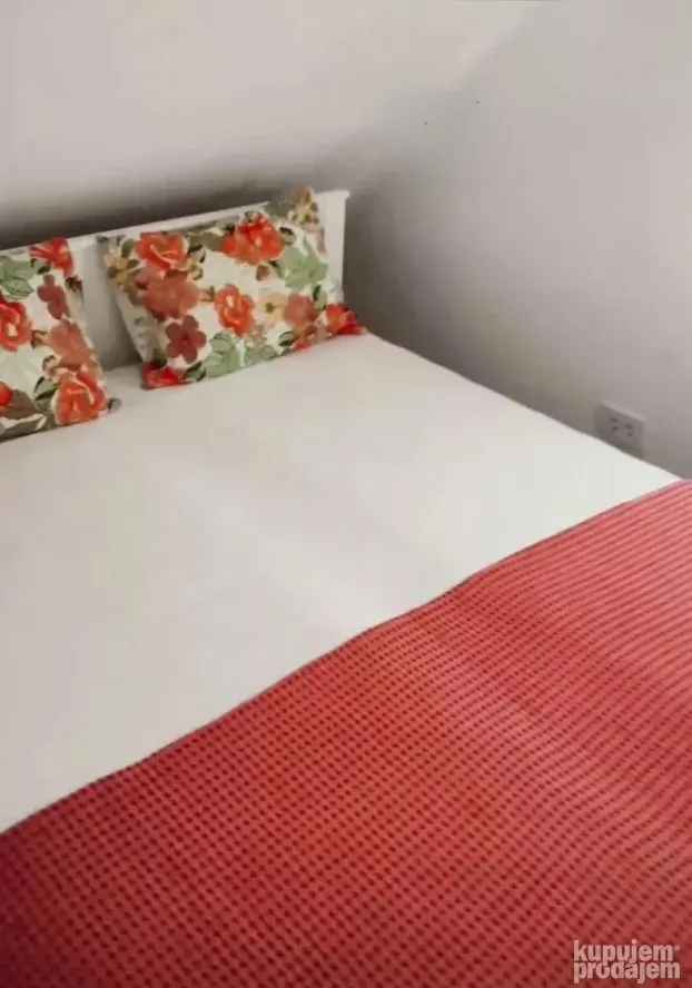 Bajkovita kuća, Čenej